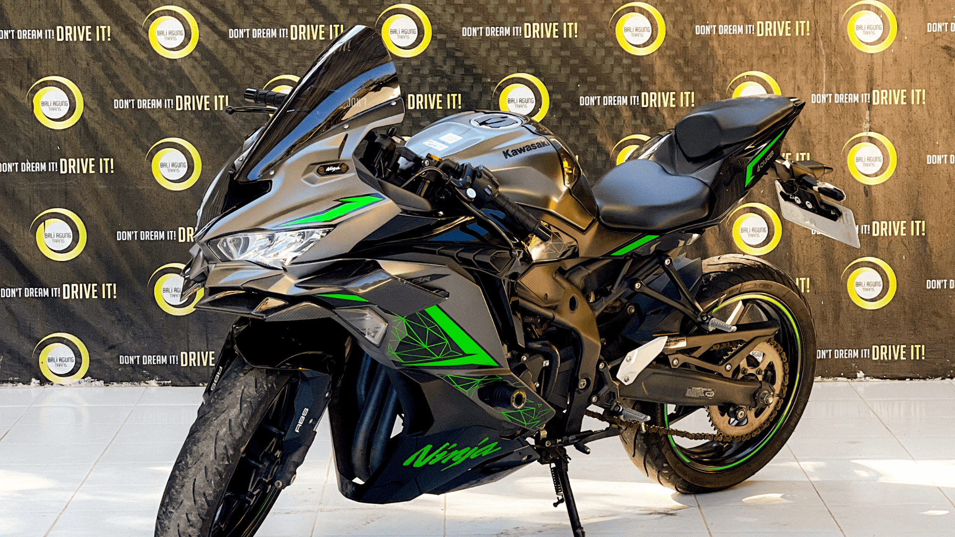 Spesifikasi Kawasaki Ninja ZX-25R 2024 | Kawasaki Ninja ZX-25R 2024 Specifications