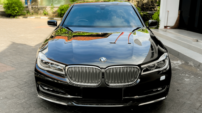 Sewa BMW M7 di Bali | BMW M7 Rental in Bali