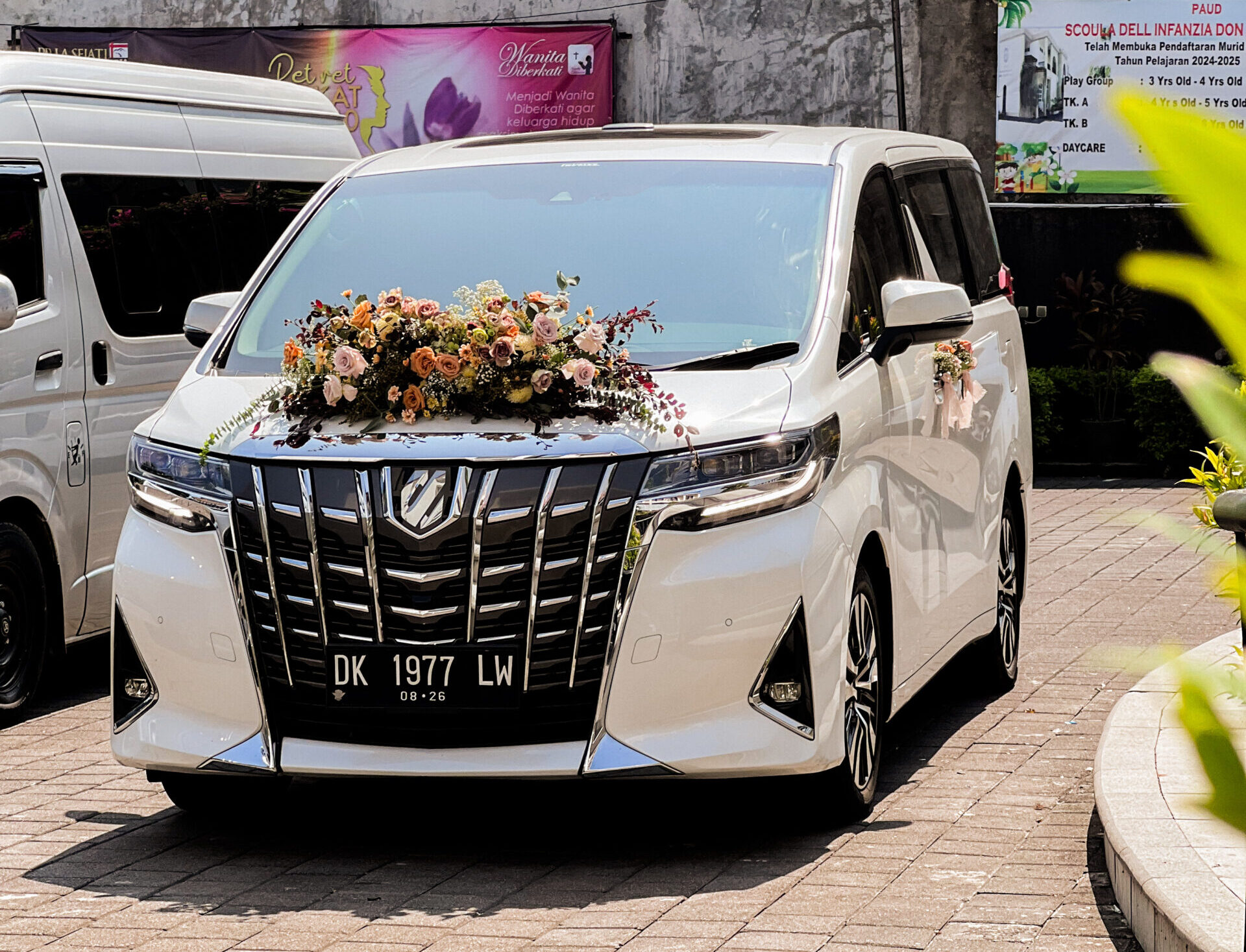 Rent Toyota Alphard Wedding Car in Bali