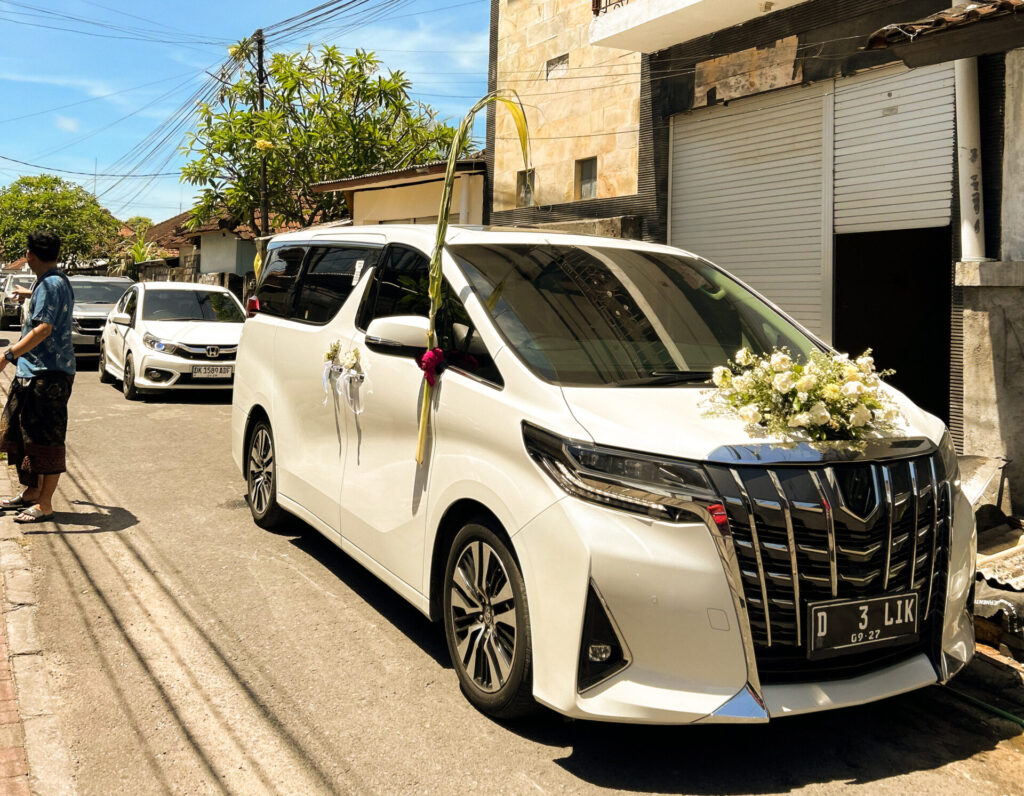 Rent Toyota Alphard Wedding Car in Bali
